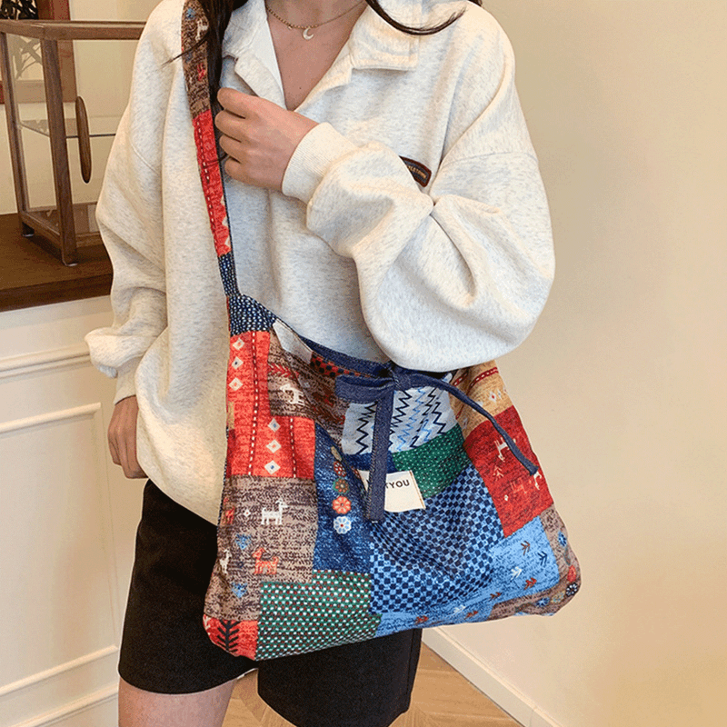 Fashion, accesorii si bijuterii - Femei - Accesorii femei - Genti si rucsacuri femei - Geanta Reversibila din Material Textil, Stil Retro, Multicolor, 36x42x1 cm - Infinity.ro