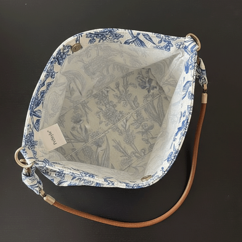 Fashion, accesorii si bijuterii - Femei - Accesorii femei - Genti si rucsacuri femei - Geanta Dama Casual, din Material Textil Premium cu Imprimeu Floral Albastru pe Alb - Infinity.ro