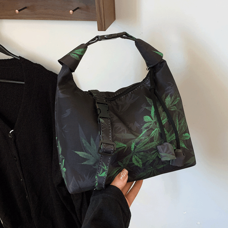 Fashion, accesorii si bijuterii - Femei - Accesorii femei - Genti si rucsacuri femei - Geanta Dama Casual cu Imprimeu Floral Vintage din Material Textil, Model Crossbody, Neagra, Verde, 19x22x7 cm - Infinity.ro