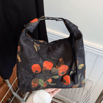 Fashion, accesorii si bijuterii - Femei - Accesorii femei - Genti si rucsacuri femei - Geanta Dama Casual cu Imprimeu Floral Vintage din Material Textil, Model Crossbody, Neagra, Rosu, 19x22x7 cm - Infinity.ro