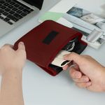 PC, gaming si accesorii - Retelistica - Cabluri si accesorii - Geanta organizatoare cabluri Kwmobile, protectie la socuri si zgarieturi, neopren si textil, rosu - Infinity.ro