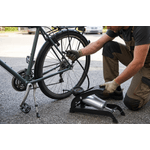 Petshop - Accesorii petshop - Acvaristica si teraristica - Pompe de aer si accesorii - Pompa de picior cu manometru, presiune maxima 7 bar, furtun 60 cm, pedala antiderapanta, pentru auto, moto si bicicleta - Infinity.ro