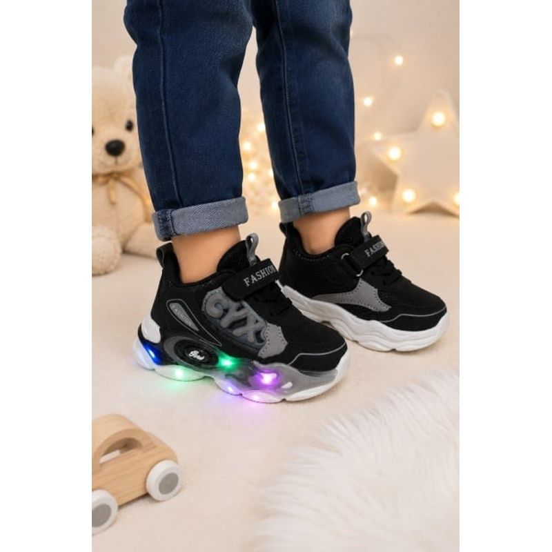 Fashion, accesorii si bijuterii - Copii - Incaltaminte copii - Sneakers si tenisi copii - Adidasi cu lumini Led, Model Cyx, Baieti, Piele ecologica, Negru Marimea 21 - Infinity.ro