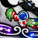 Fashion, accesorii si bijuterii - Copii - Incaltaminte copii - Pantofi copii - Adidasi cu lumini LED pentru baieti, Cosmonaut, Piele ecologica, Multicolor Marimea 27 - Infinity.ro