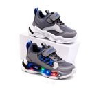 Fashion, accesorii si bijuterii - Copii - Incaltaminte copii - Sneakers si tenisi copii - Adidasi cu lumini LED, Model Cyx, Baieti, piele ecologica, gri Marimea 21 - Infinity.ro