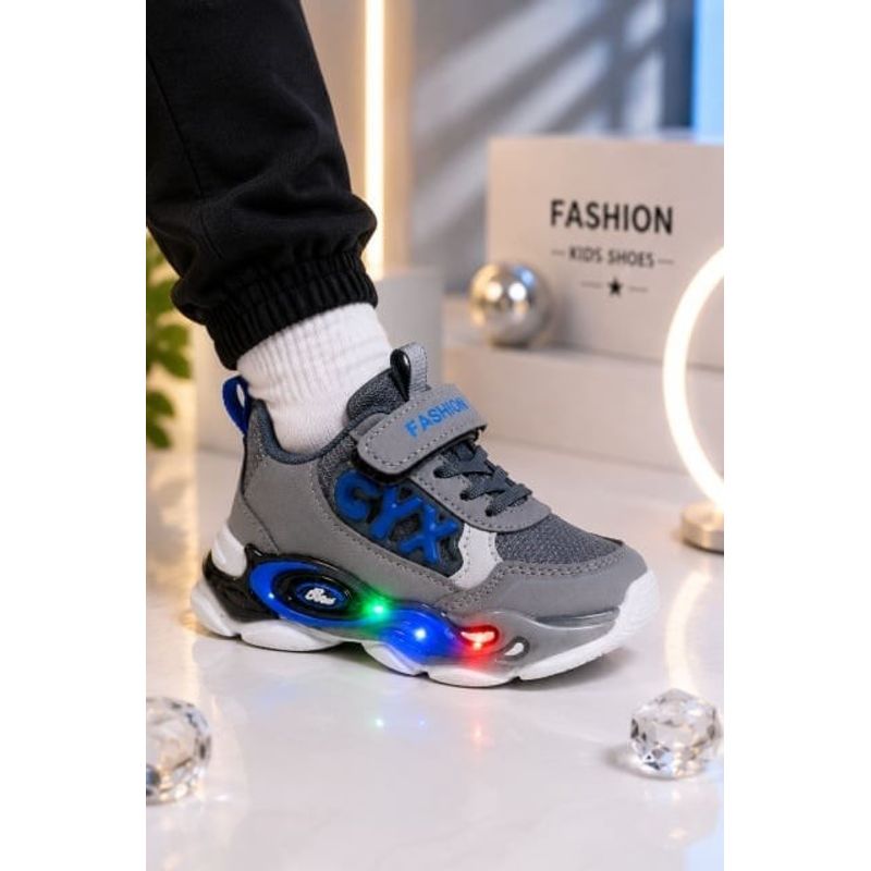 Fashion, accesorii si bijuterii - Copii - Incaltaminte copii - Sneakers si tenisi copii - Adidasi cu lumini LED, Model Cyx, Baieti, piele ecologica, gri Marimea 21 - Infinity.ro