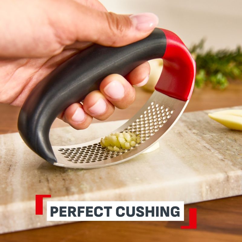 Casa si Gradina - Bucatarie si vesela - Ustensile bucatarie - Prese si storcatoare manuale - Presa pentru usturoi Tefal Ingenio+ K1990734, inox, compatibilitate cu masina de spalat vase, negru & rosu - Infinity.ro