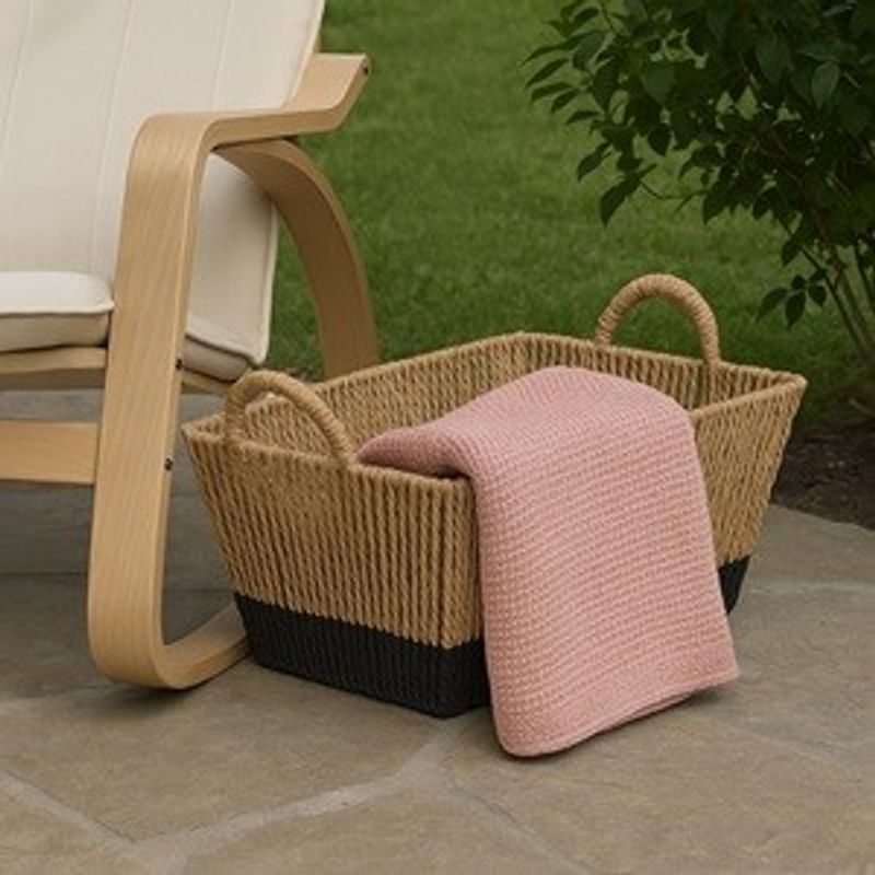 Casa si Gradina - Mobilier - Organizare si depozitare - Cutii depozitare - Cos de depozitare din sfoara bej cu baza neagra si manere, 35,5x24x20cm - Infinity.ro