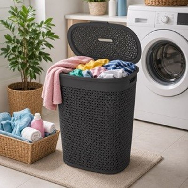 Market - Spalare si intretinere rufe - Uscatoare de rufe si accesorii - Cos pentru rufe din plastic, 60L, Antracit, cu capac detasabil si manere - Infinity.ro