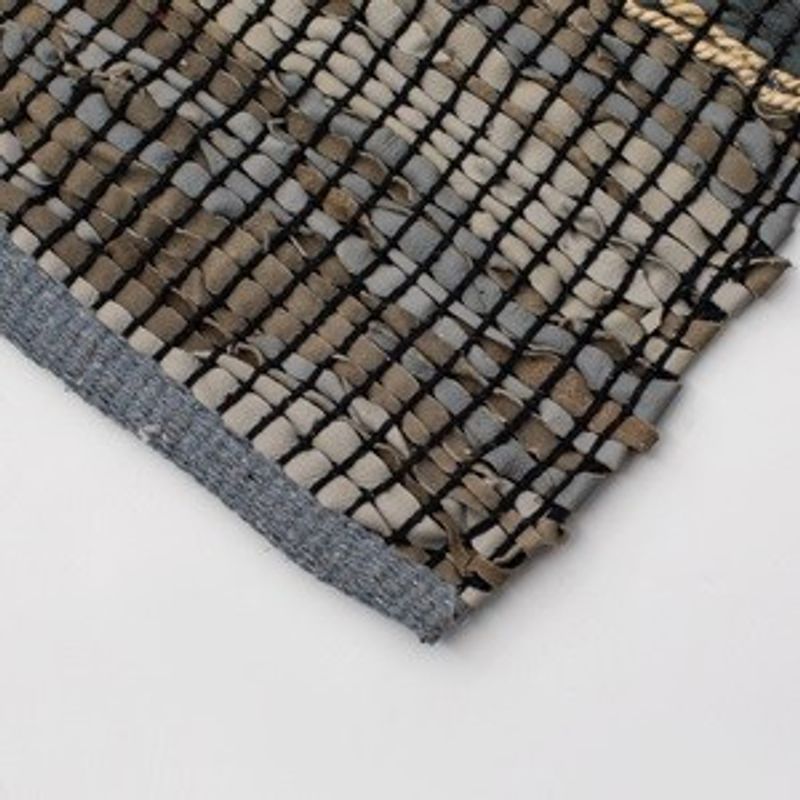 Casa si Gradina - Textile si covoare - Covoare - Covoare casa - Covoras decorativ din piele artificiala, Gri Taupe, 130x70cm, cu franjuri si spate antialunecare - Infinity.ro