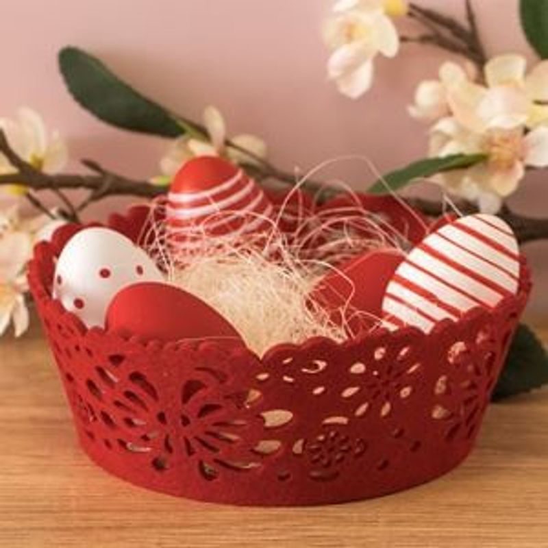 Casa si Gradina - Decoratiuni - Decoratiuni de sezon - Cos decorativ de Paste din fetru rosu, cu model floral perforat, diametru 17 cm - Infinity.ro