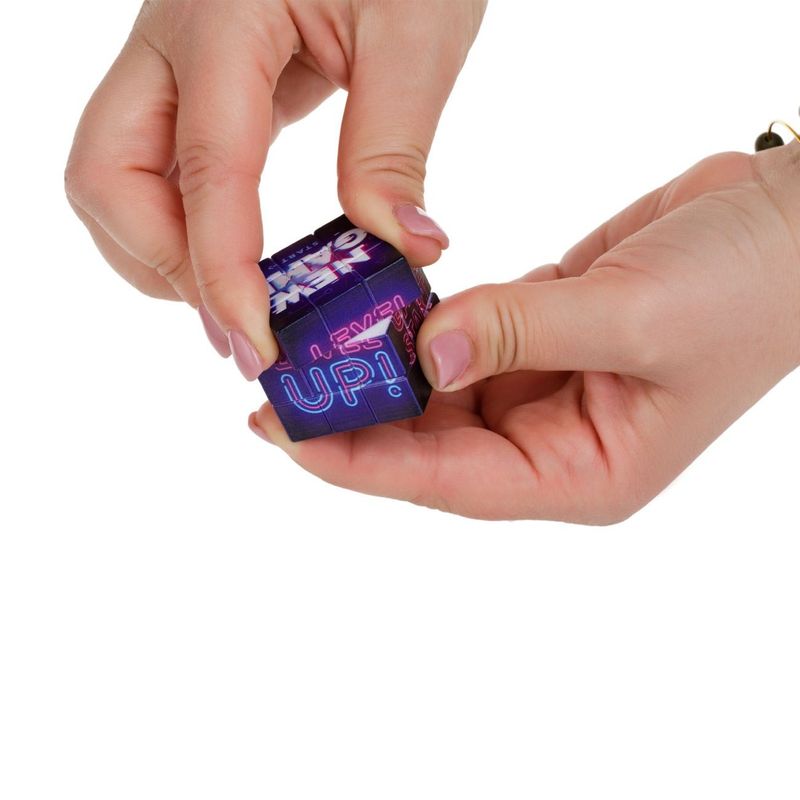Fashion, accesorii si bijuterii - Copii - Accesorii copii - Alte accesorii copii - Breloc Cub Rubik, 3.5x3.5x3.5cm - Infinity.ro