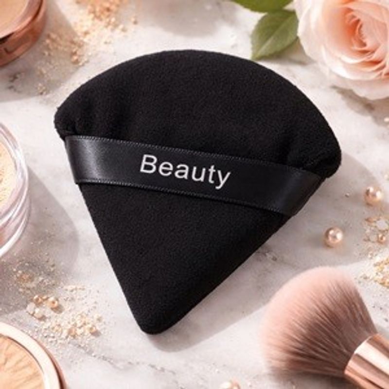 Ingrijire personala si Cosmetice - Machiaj - Aplicatoare si pensule machiaj - Burete Machiaj Triunghiular Negru 8x9cm - Infinity.ro