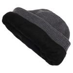 Fashion, accesorii si bijuterii - Barbati - Accesorii barbati - Caciuli si sepci barbati - Caciula tricotata gri cu captuseala fleece si patch PU pentru barbati - Infinity.ro
