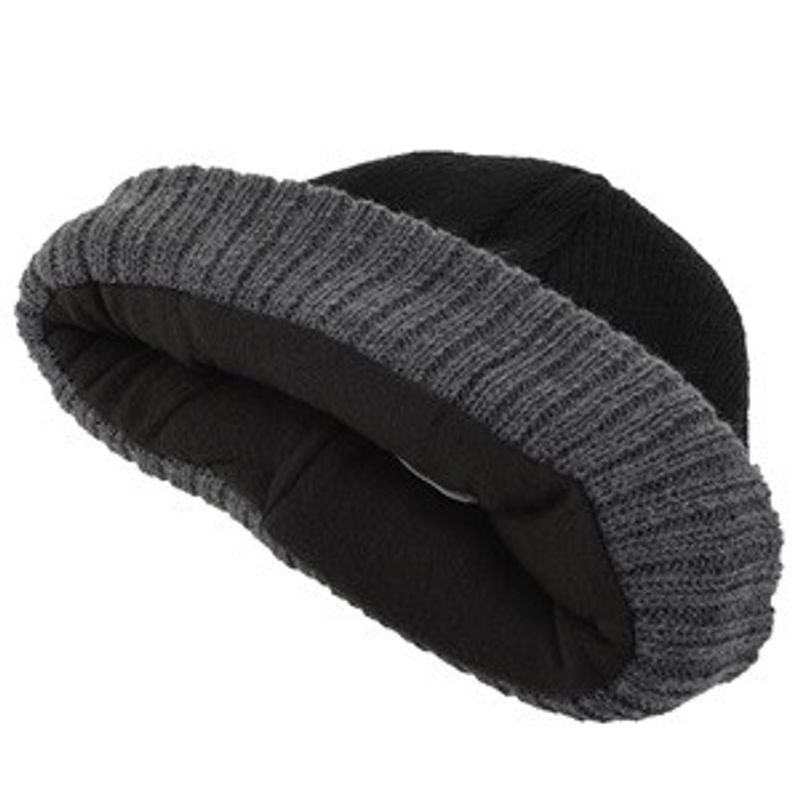 Fashion, accesorii si bijuterii - Barbati - Accesorii barbati - Caciuli si sepci barbati - Caciula tricotata neagra cu dunga gri, captuseala fleece, barbati - Infinity.ro