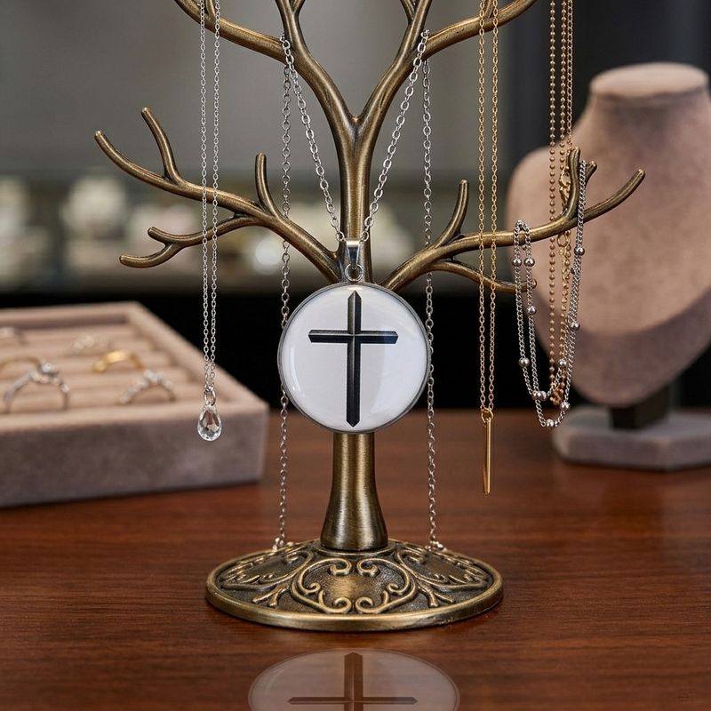 Fashion, accesorii si bijuterii - Barbati - Bijuterii barbati - Lanturi si pandantive barbati - Colier Latin Cross, in cutie cadou, design simplist, bijuterie barbati CLCS - Infinity.ro