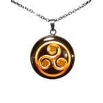 Fashion, accesorii si bijuterii - Femei - Bijuterii femei - Coliere femei - Colier Triskerion cu strasuri, in cutie cadou, design contrastant, bijuterie unisex CLNs27 - Infinity.ro