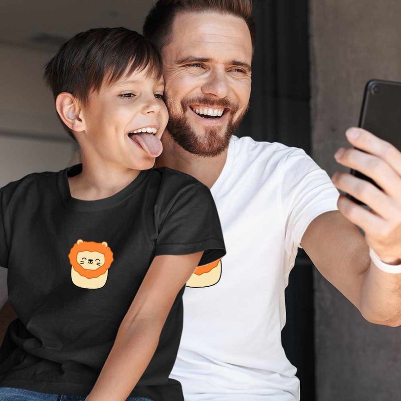 Fashion, accesorii si bijuterii - Copii - Imbracaminte copii - Tricouri copii - Tricou Copii Baieti Squishmallows Leu Africa CoolTrend, alb, marime M Copii - Infinity.ro