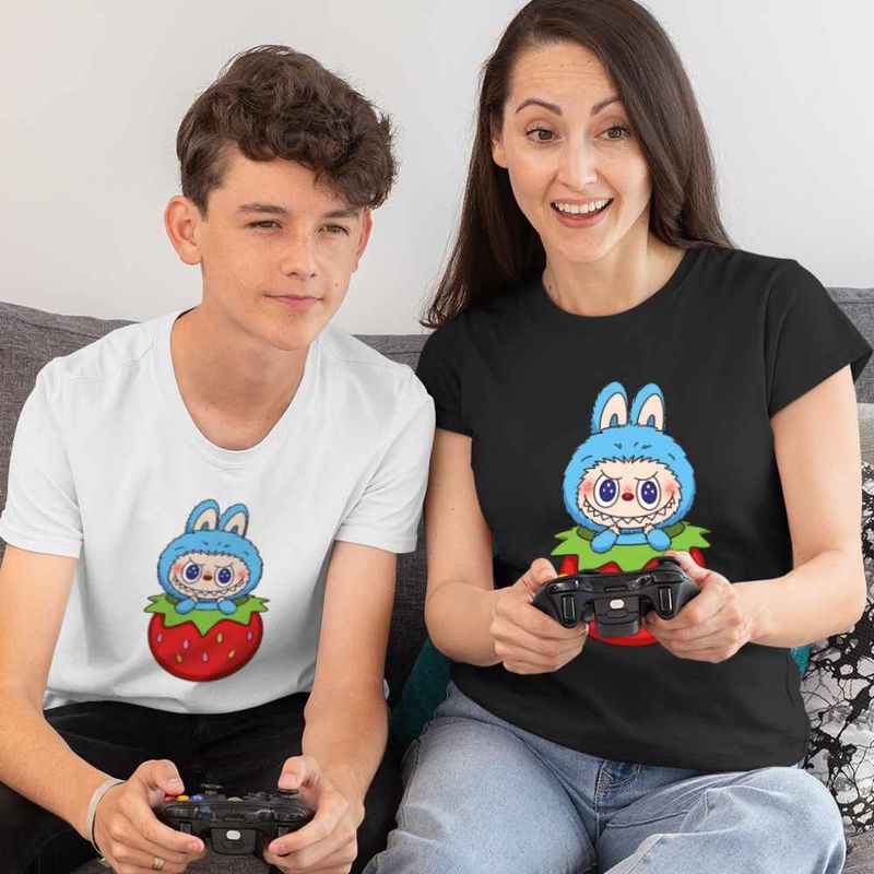 Fashion, accesorii si bijuterii - Copii - Imbracaminte copii - Tricouri copii - Tricou Copii Baieti Labubu Strawberry Capsuna, negru, marime S Copii - Infinity.ro