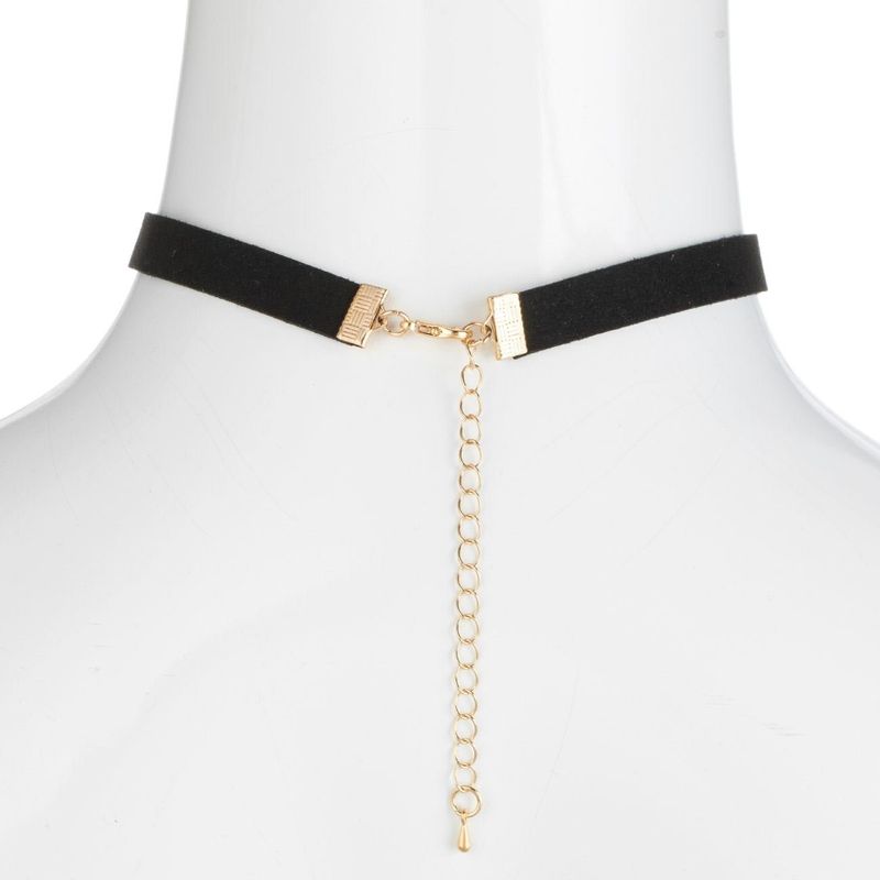 Fashion, accesorii si bijuterii - Femei - Bijuterii femei - Coliere femei - Colier Choker Negru Elegant cu Detalii de Perle - Infinity.ro