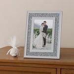 Casa si Gradina - Decoratiuni - Obiecte decorative - Accesorii decorative - Rama foto decorativa din sticla cu efect de oglinda argintie, 13x18cm - Infinity.ro