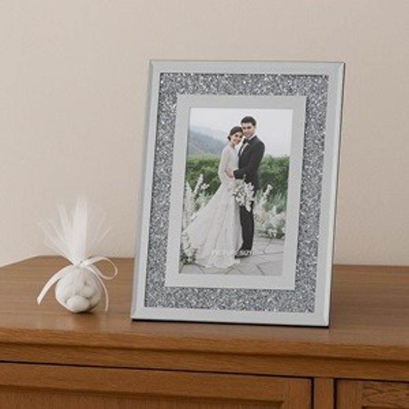 Casa si Gradina - Decoratiuni - Obiecte decorative - Accesorii decorative - Rama foto decorativa din sticla cu efect de oglinda argintie, 13x18cm - Infinity.ro