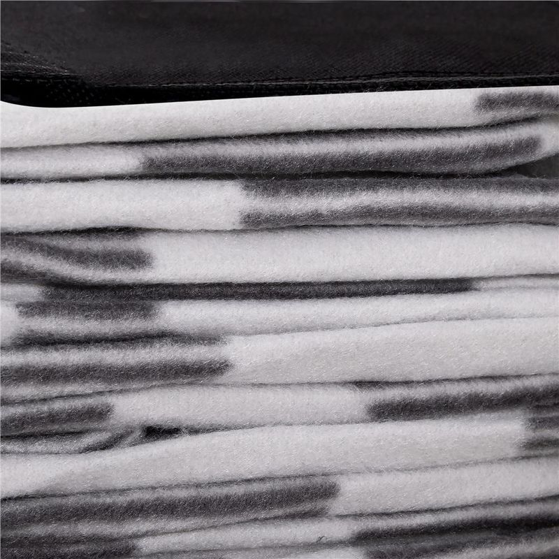 Sport si Outdoor - Camping - Saltele si accesorii pentru somn - Izoprene - Patura pentru picnic sau plaja, cu folie izolatoare si maner, 180x220cm, gri - Infinity.ro