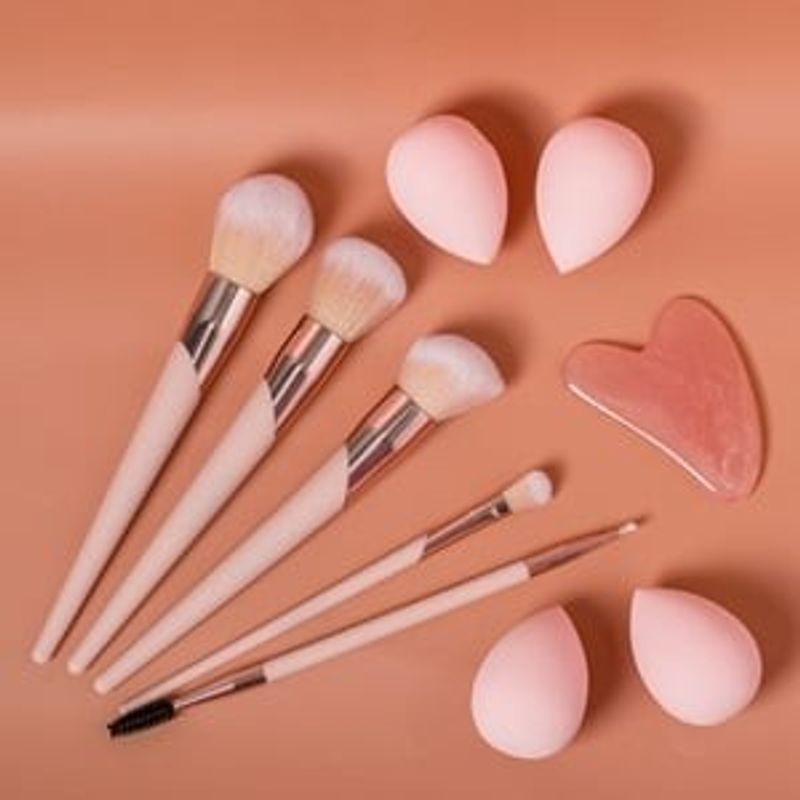 Ingrijire personala si Cosmetice - Machiaj - Aplicatoare si pensule machiaj - Set Ingrijire si Machiaj cu Pensule, Bureti si Piatra Gua Sha - 10 buc - Infinity.ro