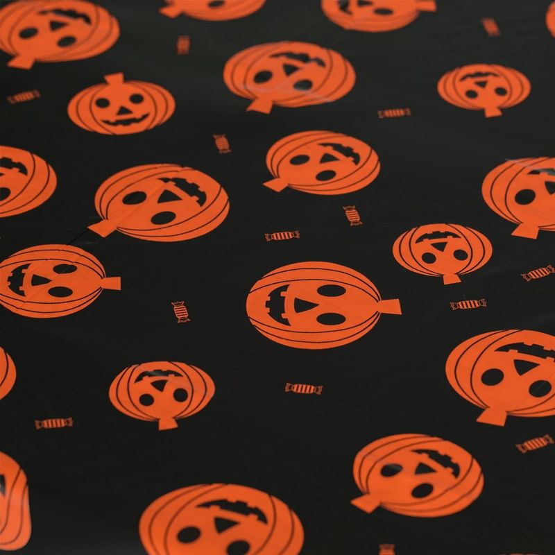 Casa si Gradina - Textile si covoare - Textile bucatarie - Fete de masa - Fata de masa de unica folosinta, Halloween, Neagra cu dovleci portocalii, 178x132 cm - Infinity.ro