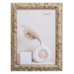 Casa si Gradina - Decoratiuni - Obiecte decorative - Accesorii decorative - Rama foto aurie cu finisaj reliefat, 13x18 cm, pentru masa sau perete - Infinity.ro
