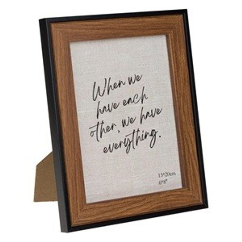 Casa si Gradina - Decoratiuni - Obiecte decorative - Accesorii decorative - Rama foto din lemn maro cu margine neagra, 15x20cm, pentru birou sau perete - Infinity.ro