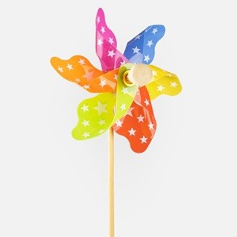 Casa si Gradina - Gradinarit si plante - Utilaje gradina - Fierastraie cu lant - Moara de vant decorativa, 27 cm, Multicolor, cu model stele, 6 pale, cu bat din lemn - Infinity.ro