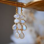 Fashion, accesorii si bijuterii - Femei - Bijuterii femei - Cercei femei - Cercei Mayra cu piatra lunii curcubeu - Dansand cu gratie prin ciclurile vietii- otel inoxidabil - Infinity.ro