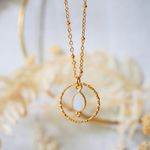 Fashion, accesorii si bijuterii - Femei - Bijuterii femei - Coliere femei - Colier Clementine Piatra lunii, emana feminitate- din otel inoxidabil - Infinity.ro