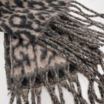 Fashion, accesorii si bijuterii - Femei - Accesorii femei - Esarfe si fulare femei - Esarfa dama cu model leopard si franjuri lungi, Bej-Negru, 200x57cm - Infinity.ro