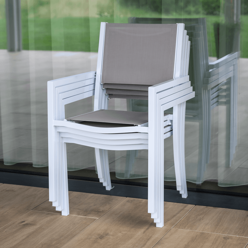 Casa si Gradina - Gradina si terasa - Mobilier exterior - Scaune si sezlonguri gradina - Scaun stivuibil pentru gradina, otel alb / gri deschis, DORIO - Infinity.ro
