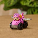 Jucarii, Copii si Bebe - Jucarii si jocuri - Figurine - Patrula catelusilor filmul cu dinozauri pup squad racers vehicul cu figurina skye 6.5 cm - Infinity.ro