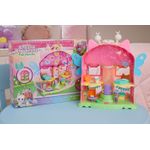 Jucarii, Copii si Bebe - Jucarii si jocuri - Figurine - Gabbys Dollhouse Fairylandia set de joaca zana magica flutter cu figurina Gabby inclusa - Infinity.ro