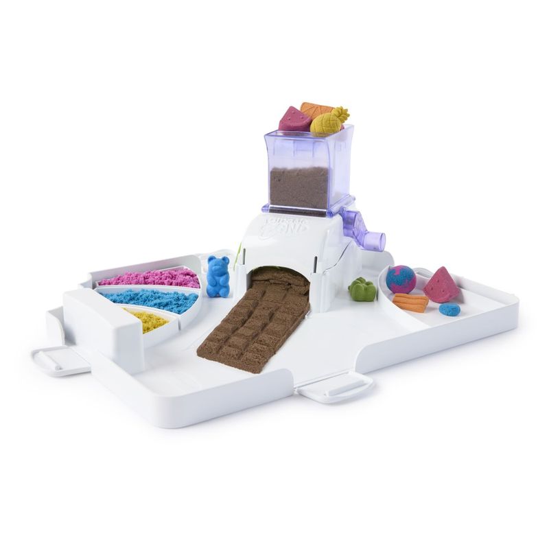 Jucarii, Copii si Bebe - Jucarii si jocuri - Jucarii & jocuri educative - Pasta, lut si nisip modelabil - Kinetic Sand set statie de dulciuri ciocolateria - Infinity.ro