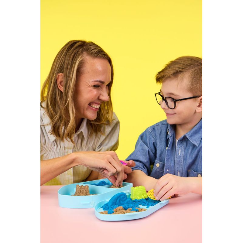 Jucarii, Copii si Bebe - Jucarii si jocuri - Jucarii & jocuri educative - Pasta, lut si nisip modelabil - Kinetic Sand set placa de surf - Infinity.ro