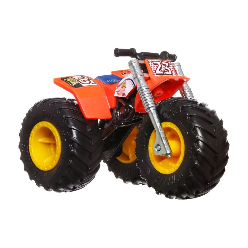 Jucarii, Copii si Bebe - Jucarii si jocuri - Vehicule si jucarii cu telecomanda - Masinute - Monster Truck set 2 masini scara 1 la 64 tri to crush me si Baja buster - Infinity.ro