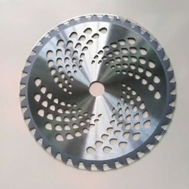 Casa si Gradina - Gradinarit si plante - Utilaje gradina - Consumabile si accesorii utilaje de gradina - Disc motocoasa nr 12, 300 x 40T, cu vidia, Ondulat - Infinity.ro