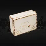 Market - Bacanie - Produse bio - Cutie din lemn personalizata cu miere (salcam, mana, flora salbatica) 1kg - Infinity.ro
