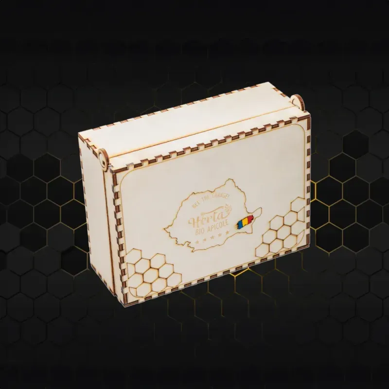 Market - Bacanie - Produse bio - Cutie din lemn personalizata cu miere (salcam, mana, flora salbatica) 1kg - Infinity.ro