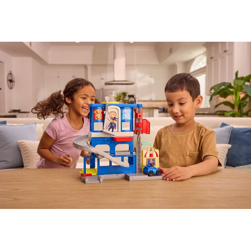 Jucarii, Copii si Bebe - Jucarii si jocuri - Figurine - Patrula Catelusilor cauta si salveaza set de joaca cu lansator figurine si accesorii - Infinity.ro