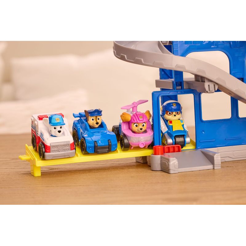Jucarii, Copii si Bebe - Jucarii si jocuri - Figurine - Patrula Catelusilor cauta si salveaza set de joaca cu lansator figurine si accesorii - Infinity.ro
