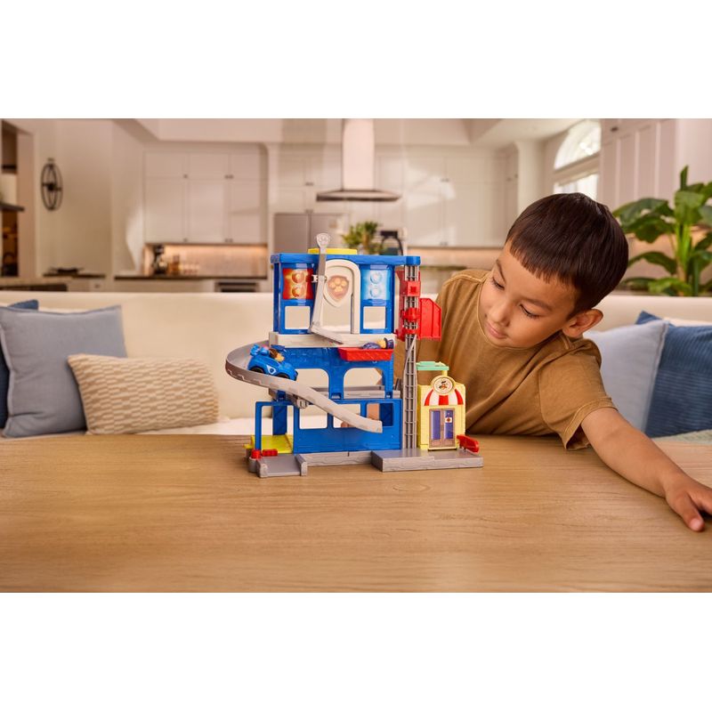 Jucarii, Copii si Bebe - Jucarii si jocuri - Figurine - Patrula Catelusilor cauta si salveaza set de joaca cu lansator figurine si accesorii - Infinity.ro