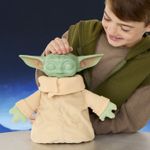 Jucarii, Copii si Bebe - Jucarii si jocuri - Figurine - Star Wars madalorian si Grogu figurina interactiva Action Buddy Grogu cu sunete 25CM - Infinity.ro