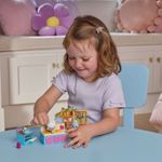 Jucarii, Copii si Bebe - Jucarii si jocuri - Figurine - Gabbys Dollhouse Fairylandia set de joaca bucataria magica a pisicii cakey cu figurine si accesorii - Infinity.ro