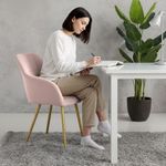Casa si Gradina - Mobilier - Scaune si fotolii - Scaune - Set 2 scaune dining tapitate cu velur Luxano, cusaturi patrate, picioare aurii, 54x58x82 cm, roz - Infinity.ro